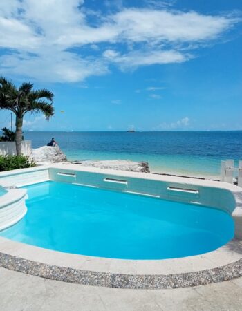 Mimi Ocean Front Villa in Cancun